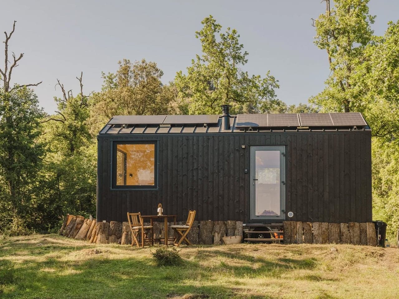 Vagabond Haven’s loft-free Felicia tiny house prioritizes accessibility