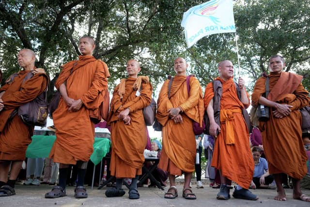 Nineteen Vietnamese Vipassana Monks Conclude Fort Worth to Washington ...